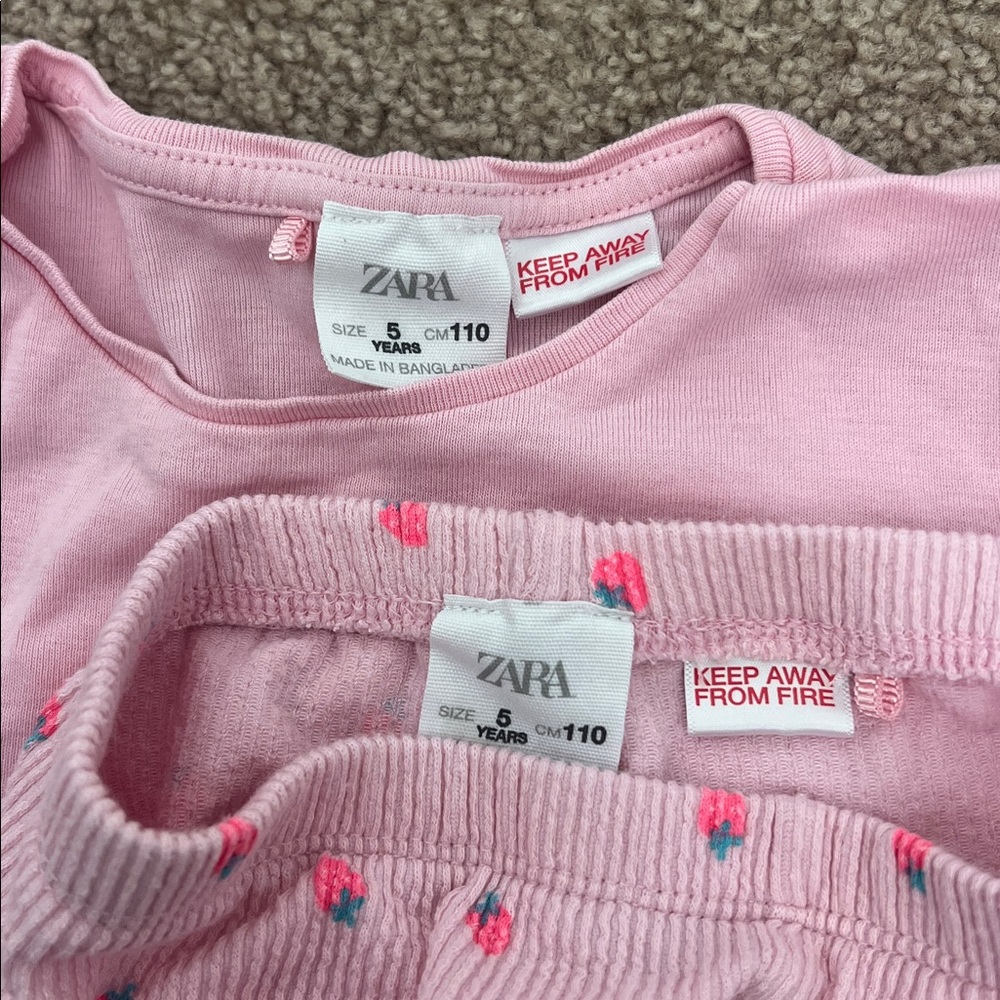 Zara Set with Strawberry Design - Picture 3 of 6
